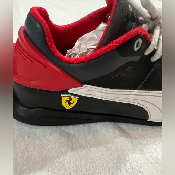 Boys Ferrari Sneakers - Picture 6 of 6